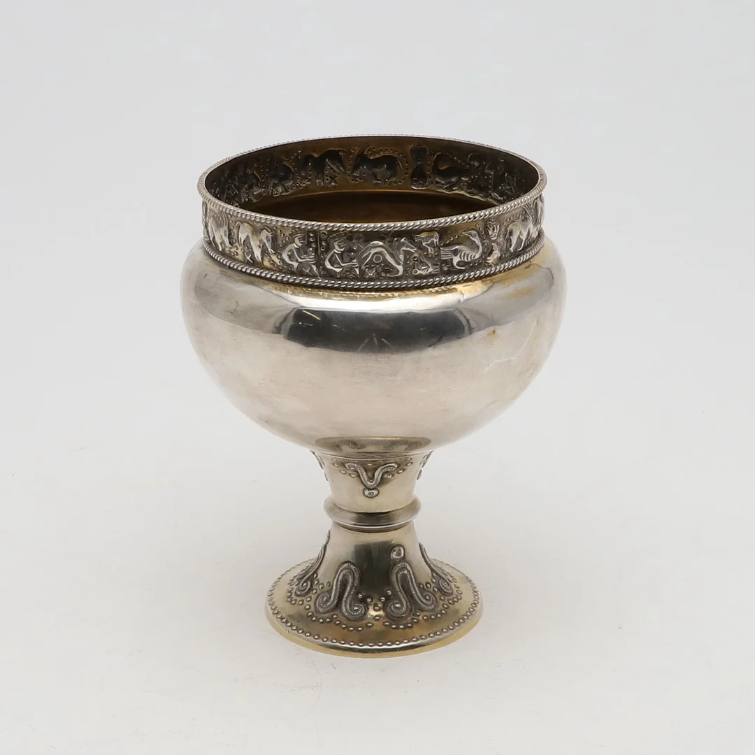A GEORGE V SILVERGILT CUP. — Silver — Lawrences Auctioneers