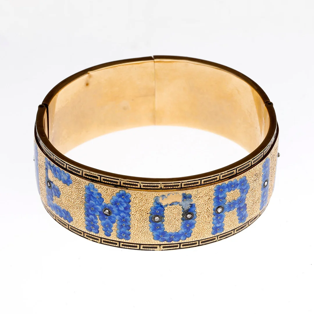Gold and enamel bangle bracelet, second third of the 19th Century. — Bracelets — Balclis