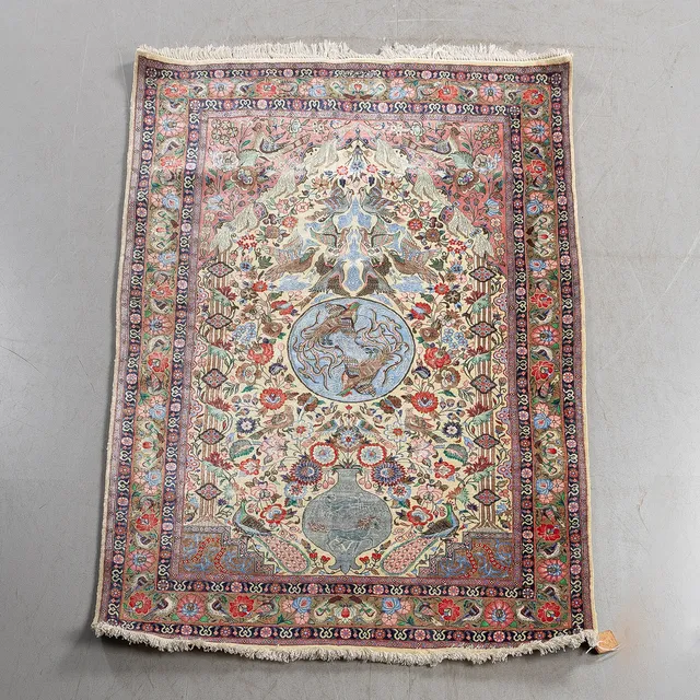 MATTA. Ghom, silke, ca 152 x 104 cm.