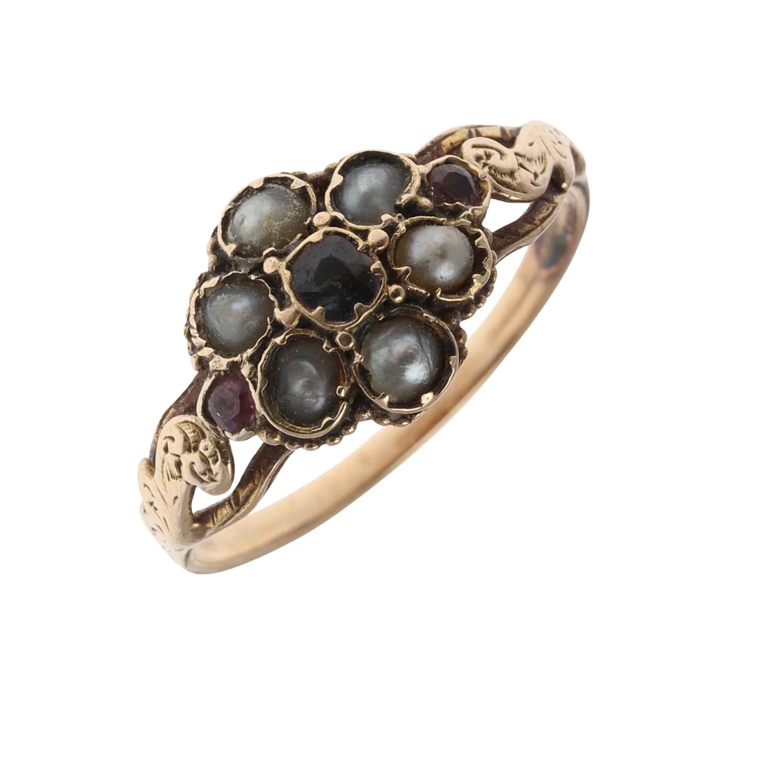A VICTORIAN GEM SET CLUSTER RING. — Rings — Lawrences Auctioneers