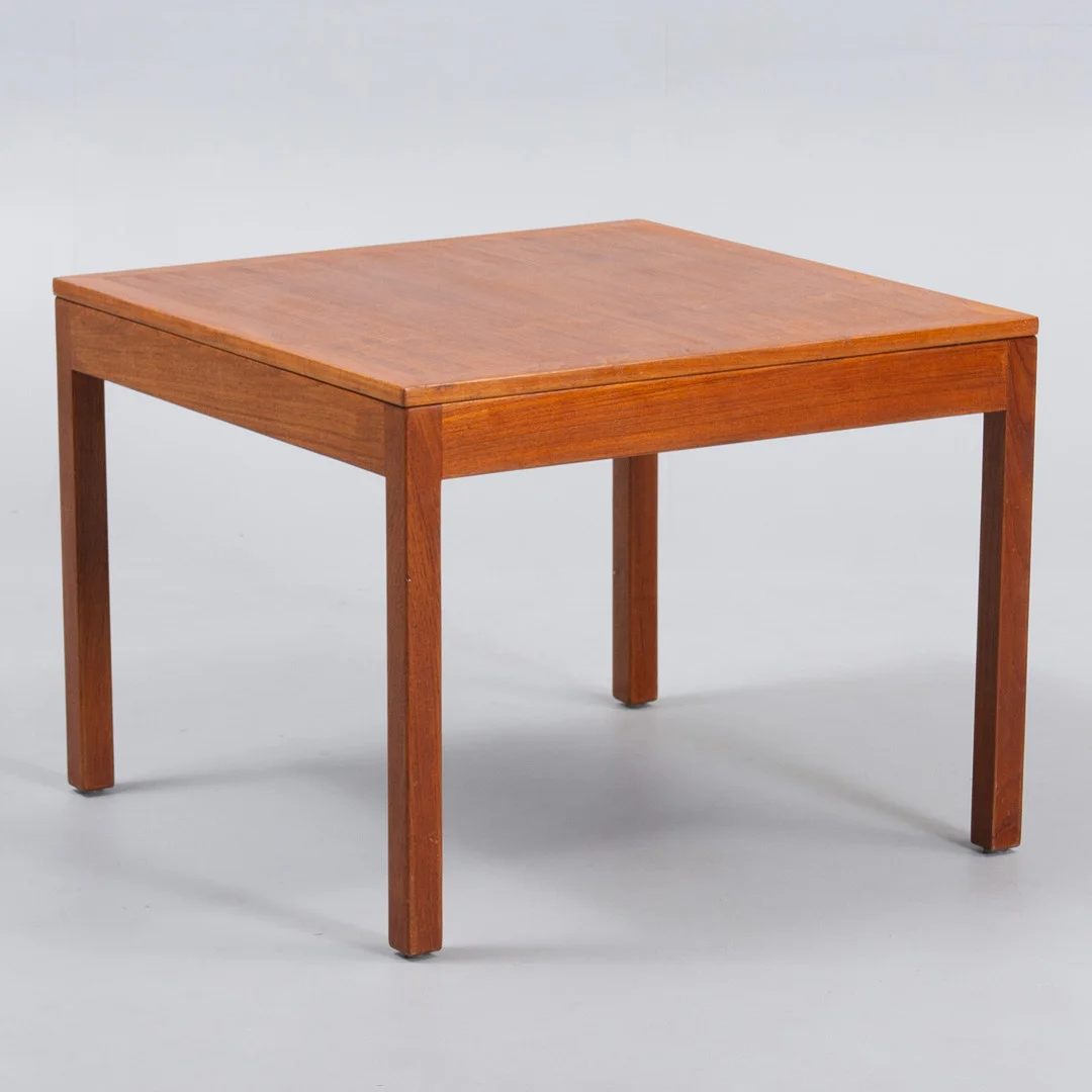 BØRGE MOGENSEN. Firkantet sofabord i teak. Fremstillet hos Fredericia Møbelfabrik. Danmark, 1960-70'erne. — Coffee Tables — Sørensen Auktioner