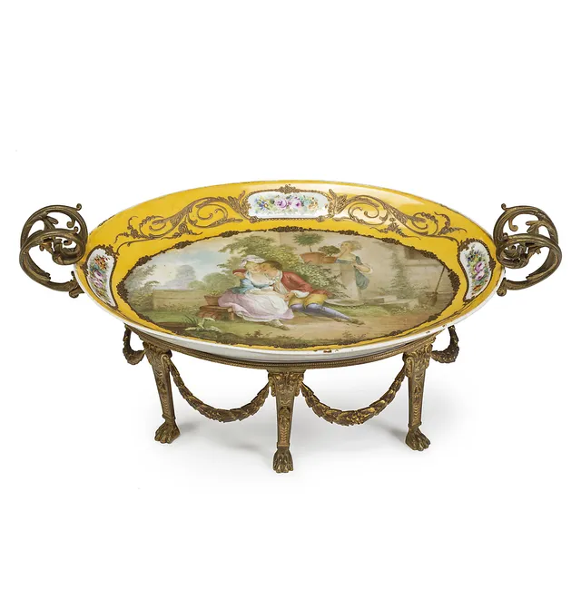 Napoleon III centrepiece in Sèvres-like porcelain with gilt bronze mount, early 20th Century.