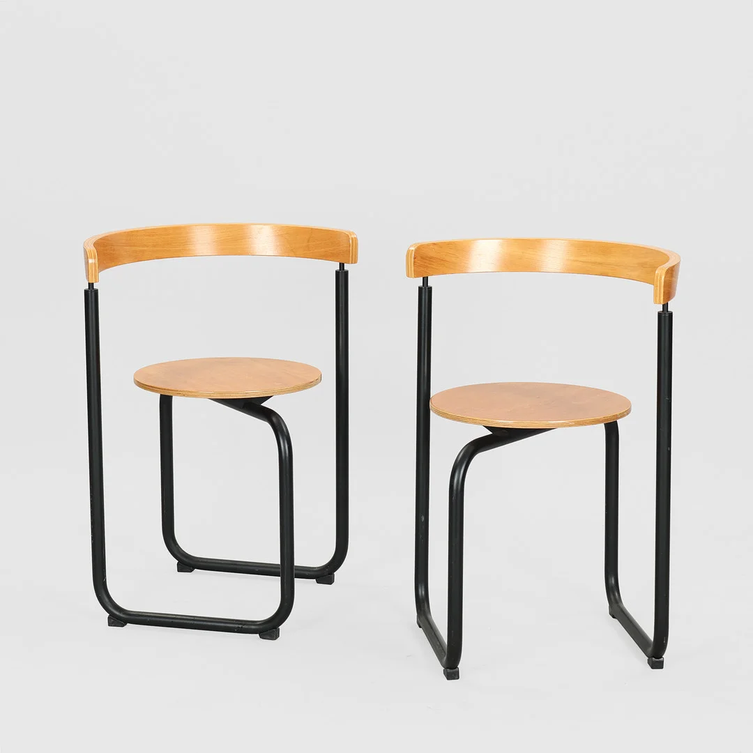 ERIK MAGNUSSEN. To stole model 'Parken' med stel af lakeret stål og ask. Danmark (2). — Armchairs & Chairs — Palsgaard Kunstauktioner