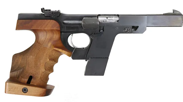 67. PISTOL, Halvautomatisk, fabrikat Walther, modell GSP, kaliber .32 S&W WC, tillv.nr 103121, se-nr SE2182296.