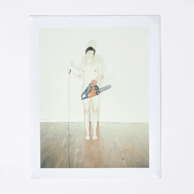ANNIKA VON HAUSSWOLFF. "Det sista självporträttet", polaroidbild, signerad och daterad a tergo 2007, SAK -edition, serie om 400 unika polaroider.