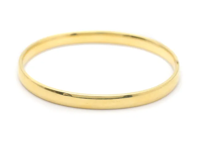 ARMRING, 18K guld, längd ca 18 cm, bredd ca 0,6 cm, vikt 11,1 g, öppningsbar.