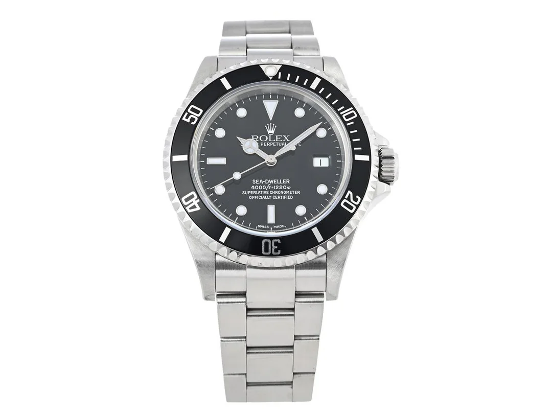 ROLEX, Oyster Perpetual Date, Sea-Dweller (4000 ft=1220 m), s.k. "Fat/Flat Four", Chronometer, Ref nr. 16600, Serie nr. Y978047, Cal 3135, Verk nr. 3 9935795, Boett nr. 2220, herrur, 40 mm, stål, automatisk, safirglas (nagg), datum, heliumventil, Fliplocklänk, viklås, Ref nr. 93160A-AD7, ca 2003. — Klockor/Rolex — Kaplans