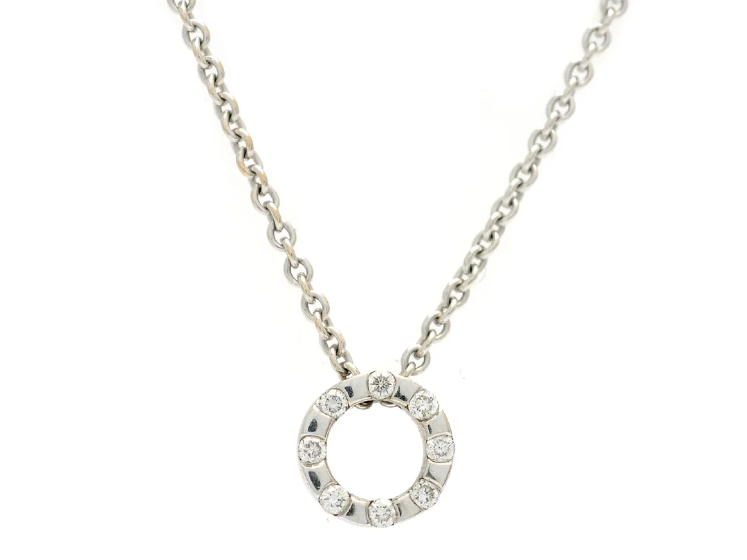 STRÖMDAHLS, collier, 18K vitguld, 8 briljantslipade diamanter ca 0,08 ctv, ca W/SI, längd 42 cm, vikt 3,7 g. — Smycken/Hänge med kedja — Kaplans