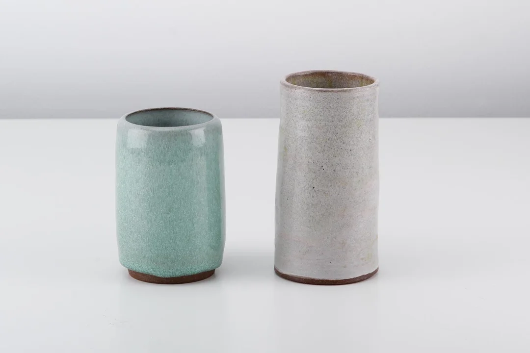 Christian Poulsen. To vaser af stentøj (2) — Glass, porcelain and ceramics/Vases, bowls, dishes — Lauritz