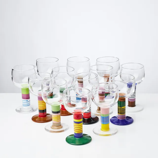 GUNNAR CYRÉN. Pokaler, "Popglas", 13+1, klar och färgad glasmassa, undertill signerad och märkt: Gunnar Cyrén, Orrefors.