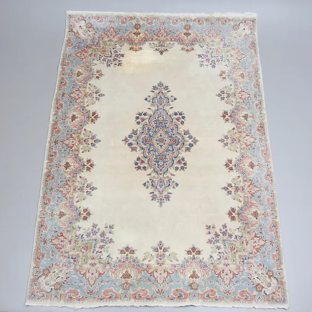 MATTA, orientalisk, 267 x 187 cm.