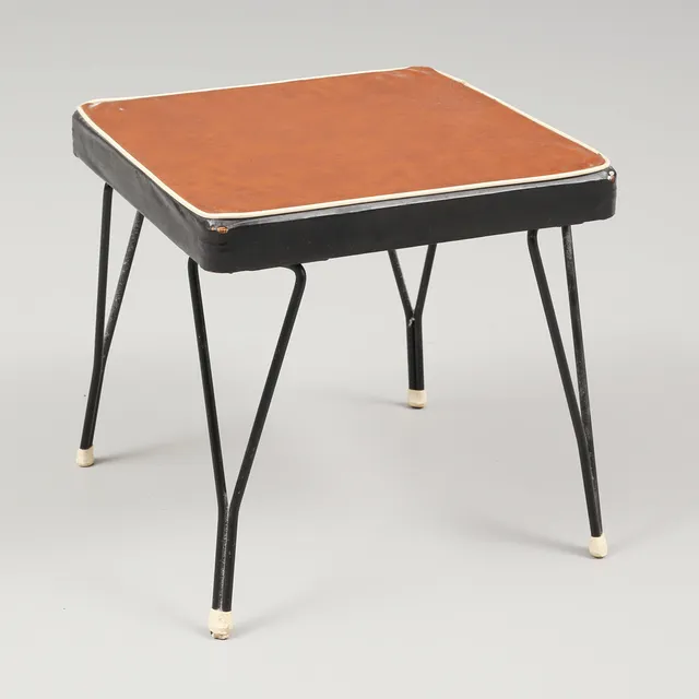 PALL, galon med stringunderrede, omkring 1900-talets mitt.