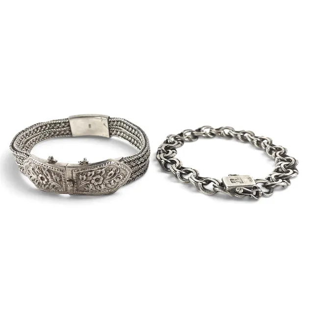 ARMBAND, 2 st, silver, bl.a Bismarck.