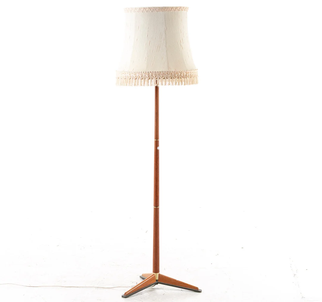 GOLVLAMPA, s.k "Raketlampa", teak, 1950/60-tal. — Floor lights — Handelslagret Auktionsservice