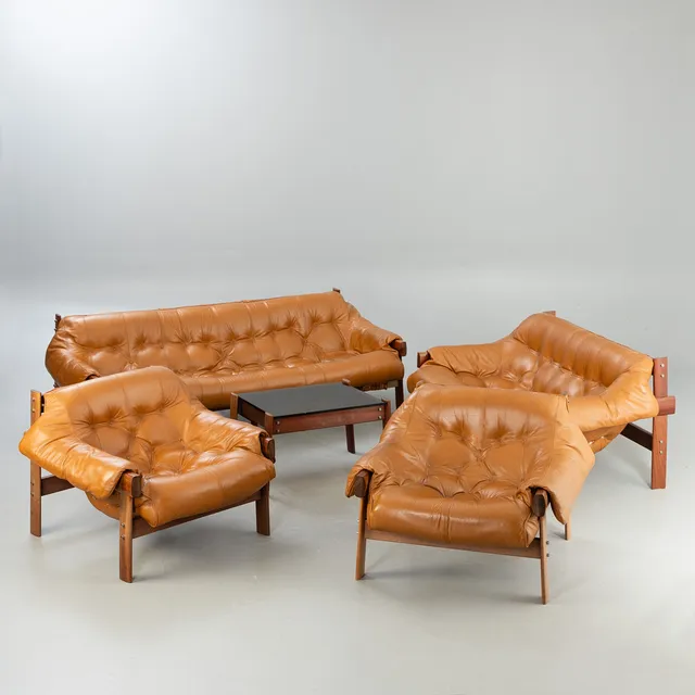 PERCIVAL LAFER. Sitzgruppe. 'MP 041' 3-Sitzer, 2-Sitzer, Paar Sessel + 1 Beistelltisch (5).
