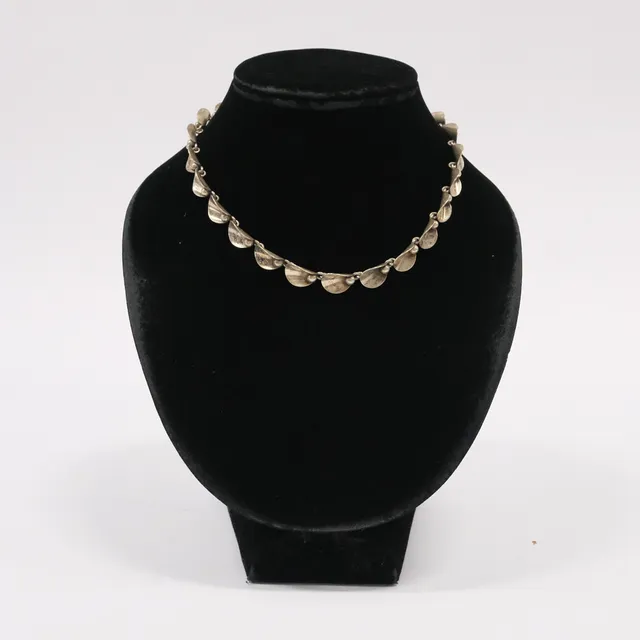 NILS ERIK FROM. COLLIER, SILVER.