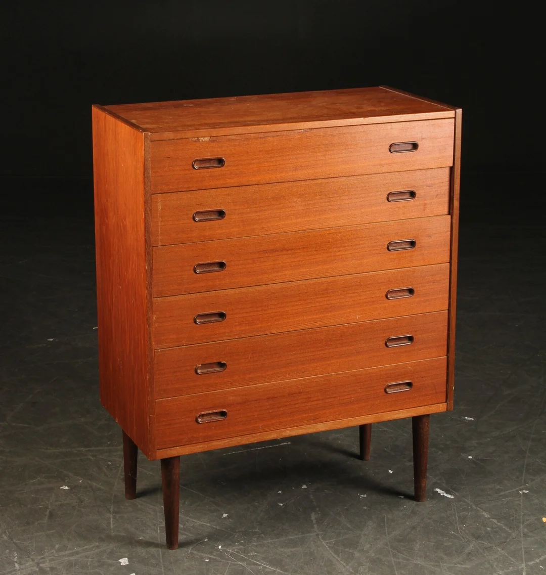 Kommode med seks skuffer. — Furniture/Cabinets, chests of drawers — Lauritz
