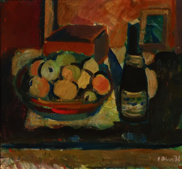 EJVIND OLESEN (1907-95). Stilleben med frugtfad og flaske, olie på lærred, signeret og dateret 1936.