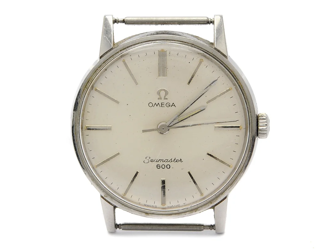OMEGA, Seamaster 600, Cal 601, Serie nr. 25053566, Ref nr. ST 135.011, Boett nr. 135.011, herrur, 34 mm, stål, manuell, plexiglas, skadad urtavla, skadad boett, defekt, ca 1967. — Klockor/Omega — Kaplans