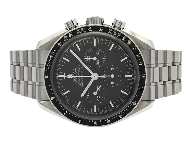 OMEGA, Speedmaster Professional, "Tachymètre", Master Chronometer, Cal 3861, Verk nr. 84155969, Serie nr. 84155969, PIC nr. 310.30.42.50.01.001, Boett nr. STZ013331, kronograf, herrur, 42 mm, stål, manuell (Co-Axial), plexiglas, originallänk, viklås, Ref nr. STZ013899/III 50, ca 2023.