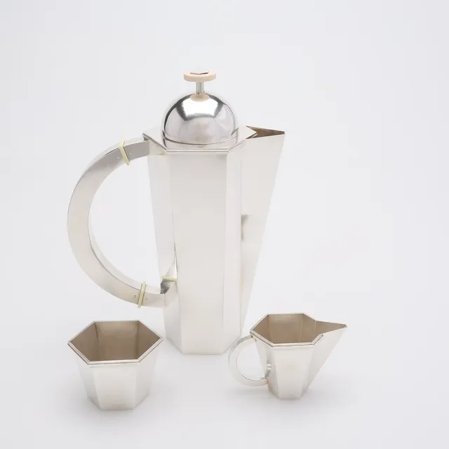 WIWEN NILSSON. KAFFESERVIS, 3 DELAR, STERLINGSILVER, STÄMPELSIGNERADE, LUND, 1973-1974.