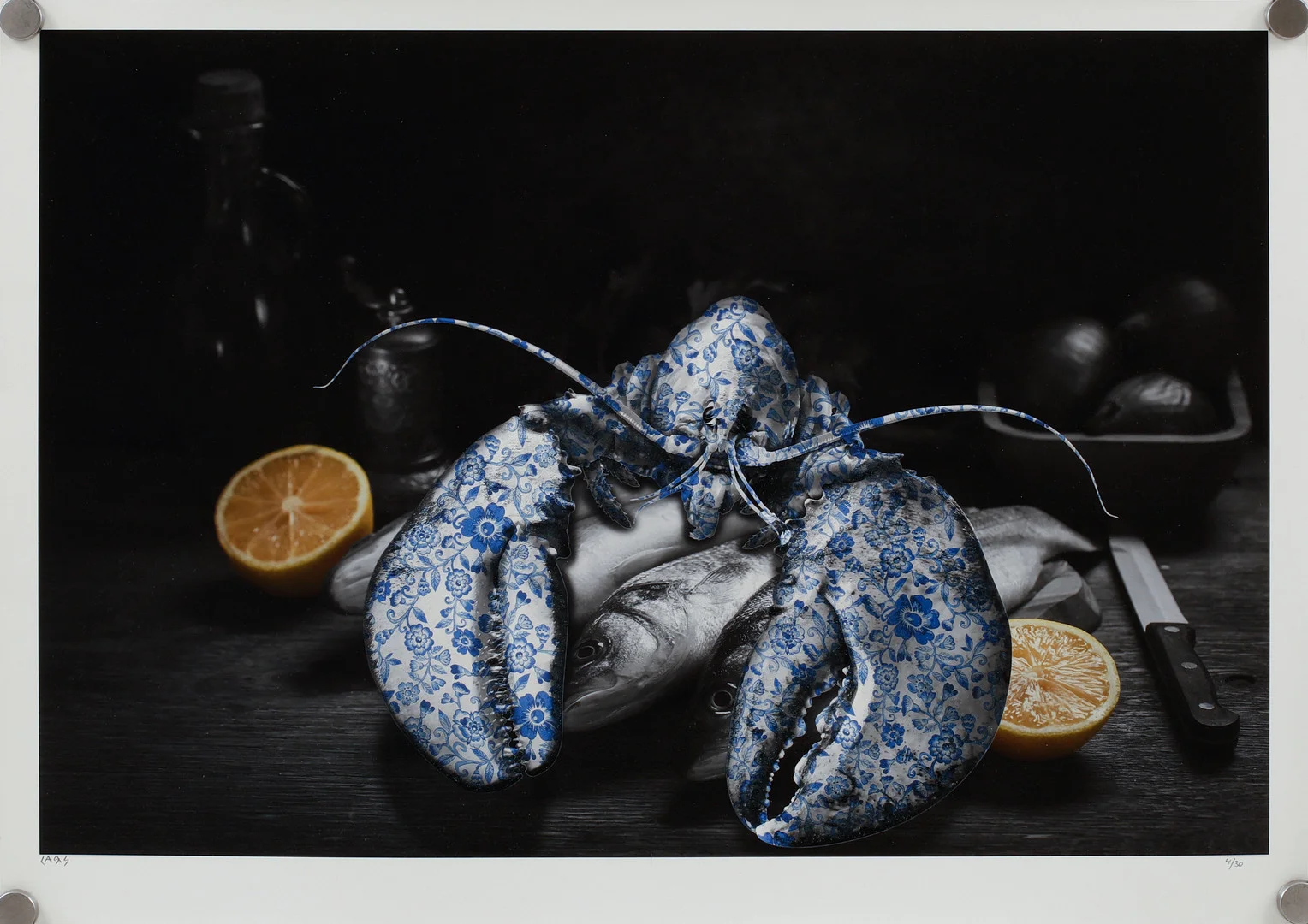 LARS TUNEBO. "Ming lobster", Pigment print, signerad och numrerad 4/30. — Engravings & Prints — Göteborgs Auktionsverk