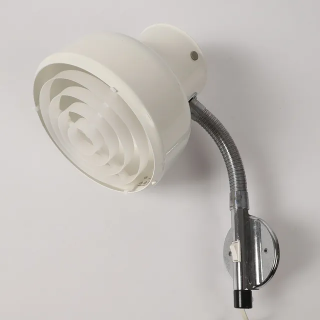 ANDERS PEHRSON. Vägglampa, "Bumling", vitlackerad, Ateljé Lyktan, etikettmärkt.