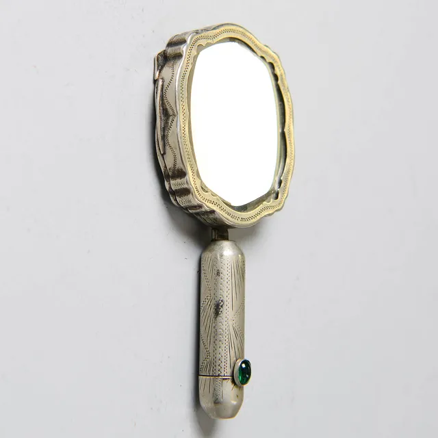 SMINKSPEGEL med puderfack och läppstiftgömma, art deco, Italien, 1920/1930-tal.