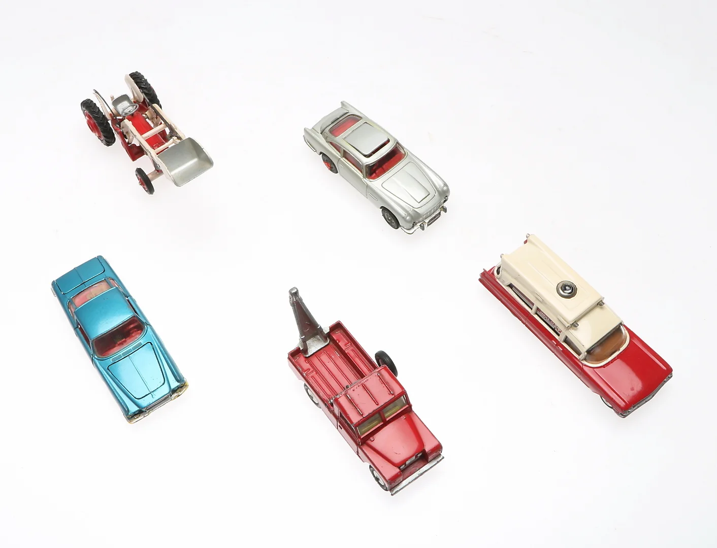 CORGI TOYS, 5 modellbilar, 1900-talets andra hälft. — Toys — Kalmar Auktionsverk