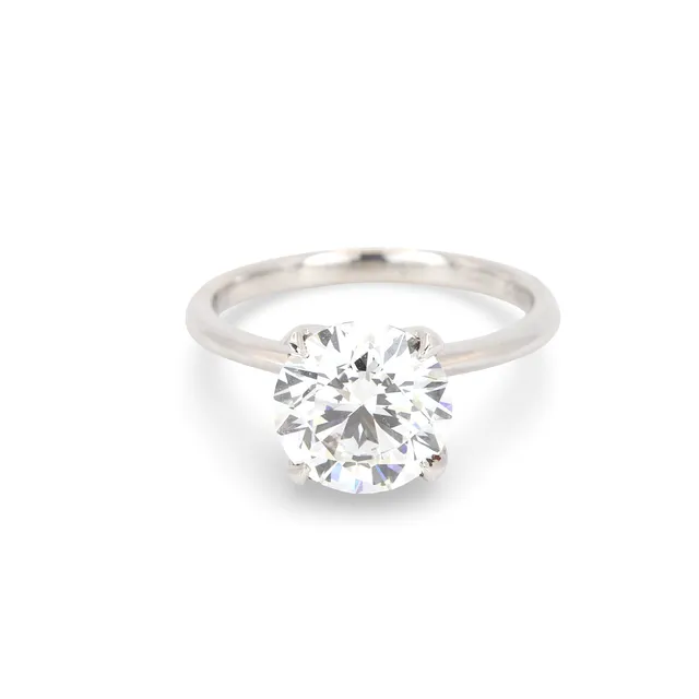 18CT GOLD (3.02CT) LAB DIAMOND RING.