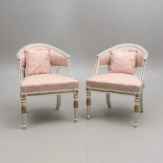 BALJFÅTÖLJER, ett par, gustaviansk stil.