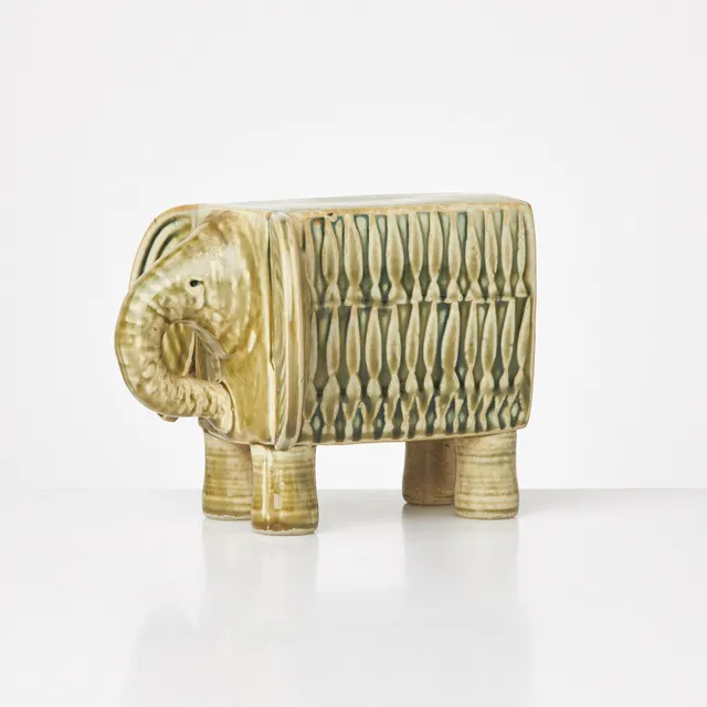 LISA LARSON. Elefant, ur serien Afrika, Gustavsberg, glaserat stengods, etikettmärkt, i produktion 1965-70.