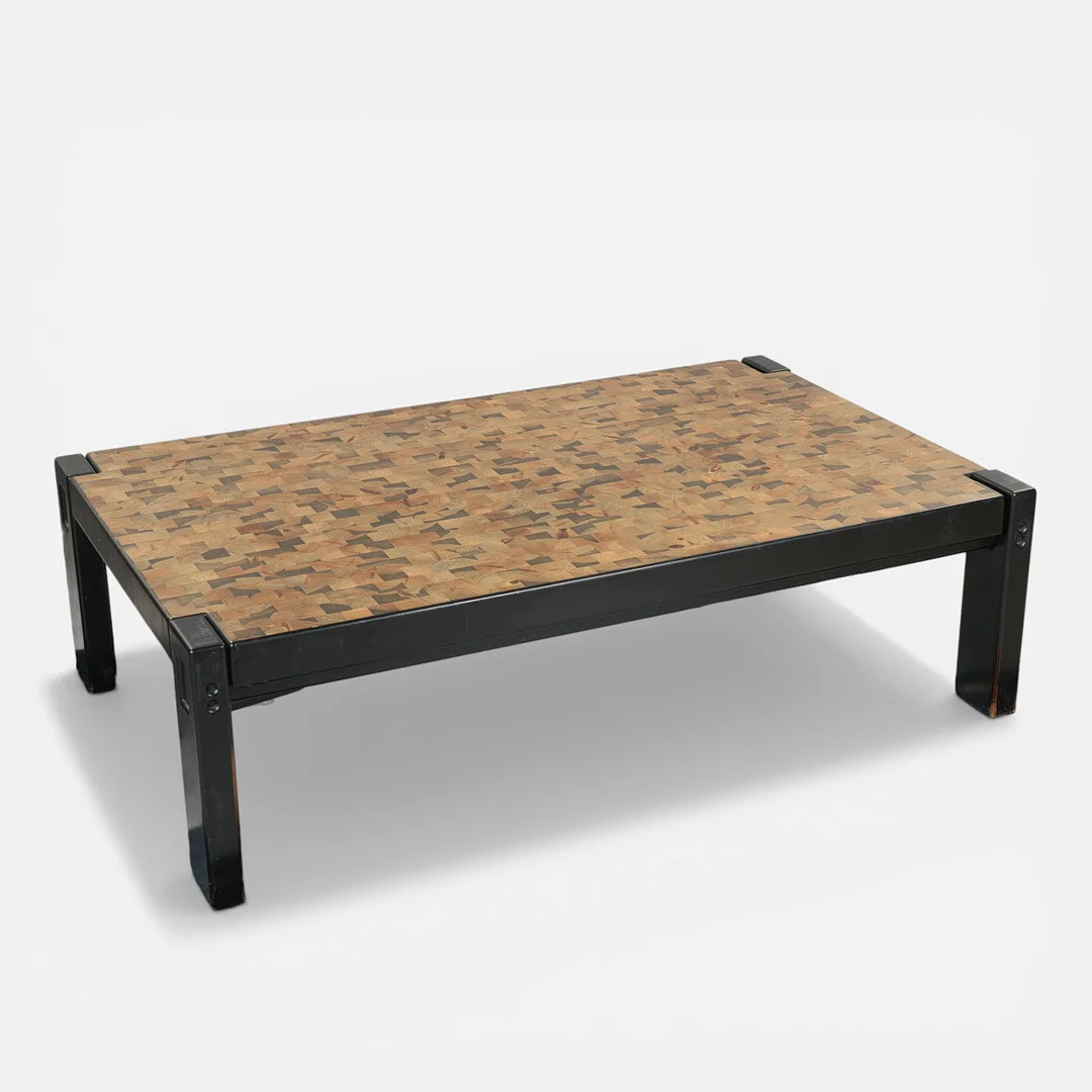 Sofabord med plade af stavlimet endetræ, ben af sortmalet træ, Danmark, ca. 1970'erne. — Coffee Tables — Palsgaard Kunstauktioner