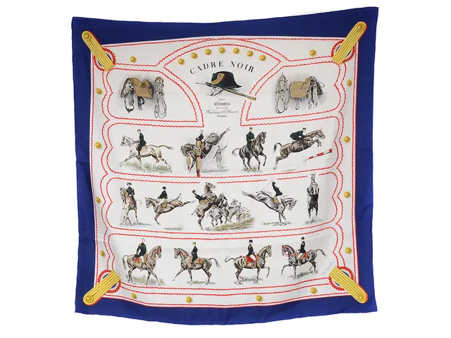 SCARF, HERMÈS, Cadre Noir, Colonel Margot, 100% siden, 90x90cm, blå, vit, röd, brun, några fläckar.