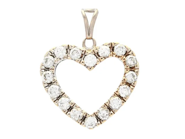 HÄNGE, hjärta, 18K vitguld, briljantslipade diamanter ca 1,94 ctv, ca W/VS-SI, Kaplans Safir, Stockholm 1975, mått 2,4x3,0 mm, vikt 6,2 g.