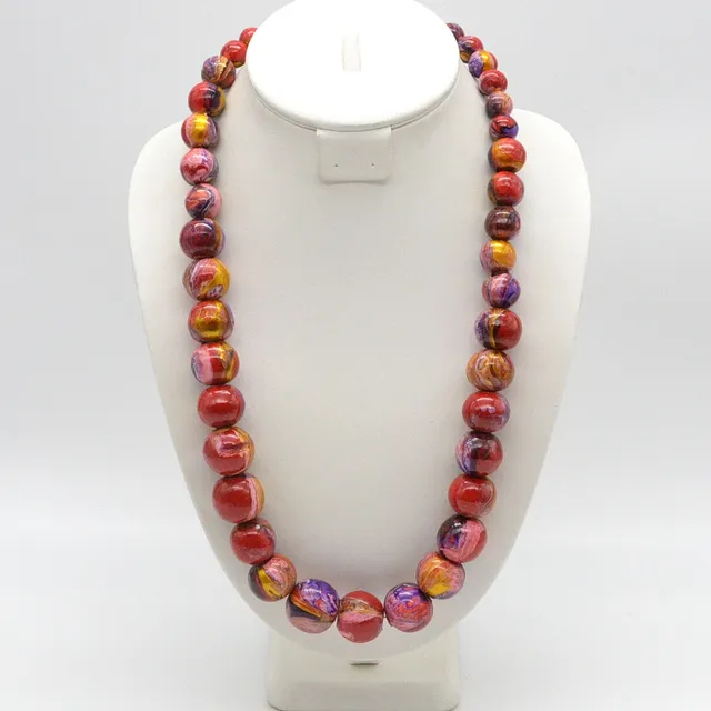 HANDGEMACHTES PERLENCOLLIER, HOLZPERLEN MIT HANDMALEREI, GLITZERDETAILS IN GOLD, VINTAGE, ENDLOS, VINTAGE, CA. 65 CM.