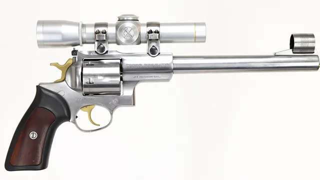 REVOLVER, Double Action, fabrikat Ruger, modell Super Redhawk, kaliber .44 Magnum, tillv.nr 550-74997, se-nr begagnad.
