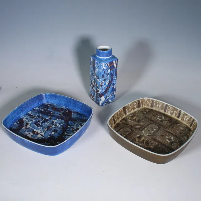 NILS THORSSON. für Royal Copenhagen, Zwei Schale und eine Vase, Fajence, Steingut, Modell '' Baca '', Denmark, 1970er.