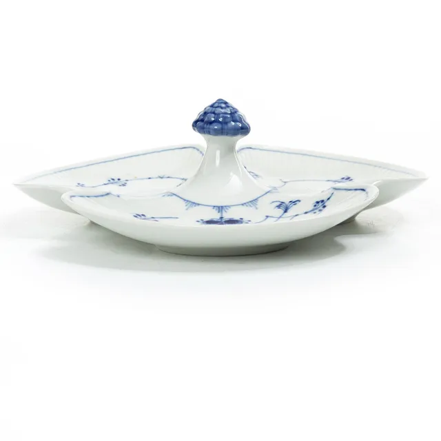 Royal Copenhagen, Cabaret, porslin, "Musselmalet" (blue fluted plain), modell 461, 1966.