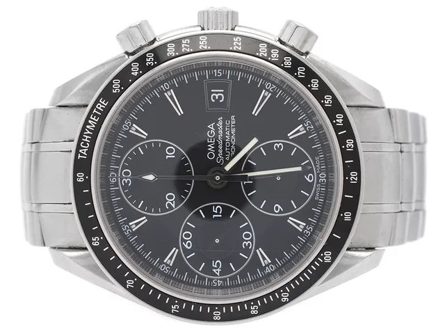OMEGA, Speedmaster, Date, "Tachymetre", Chronometer, Cal 1164 (B), Verk nr. 84971977, Serie nr. 84971977, PIC nr. 3210.50.00, Ref nr. SU 378.0055, Boett nr. 178.0055, kronograf, herrur, 40 mm, stål, automatisk, safirglas (skadat), datum, originallänk, OBS: längd 166 mm, viklås, Ref nr. 1564/975, ca 2010.