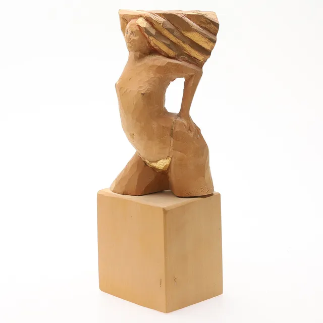 KARIN WARD (född 1940). SKULPTUR. Skuret trä, "Poserande kvinna", signerad.