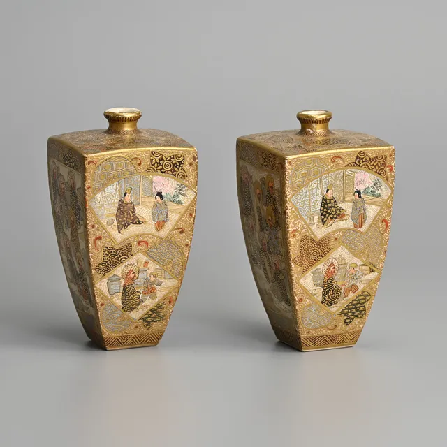 A PAIR OF JAPANESE SATSUMA WARE VASES, HODODA, LATE MEIJI PERIOD.