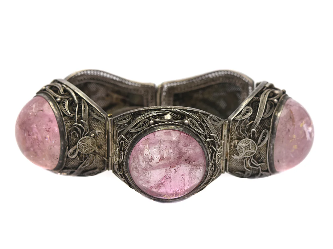 ARMBAND, silver, rosenkvarts, 6x6 cm, vikt 74,9 g, mindre bucklor. — Smycken/Armband — Kaplans