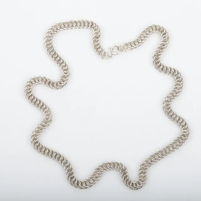 COLLIER, s. k. halv persisk flätning, sterlingsilver.