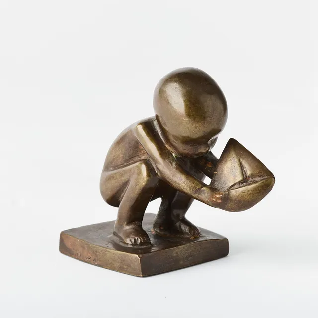 LISA LARSON. "Storseglaren", skulptur, brons, formgiven 1978.
