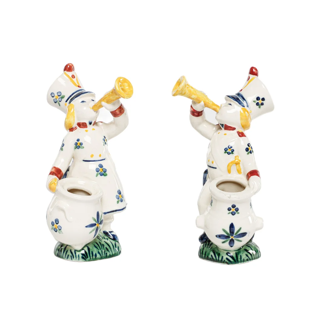 Aluminia. A pair of children's aid figures, 'The Little Hornblower' and 'The Regiment's Daughter' (2) — Glass, porcelain and ceramics/Figures — Lauritz