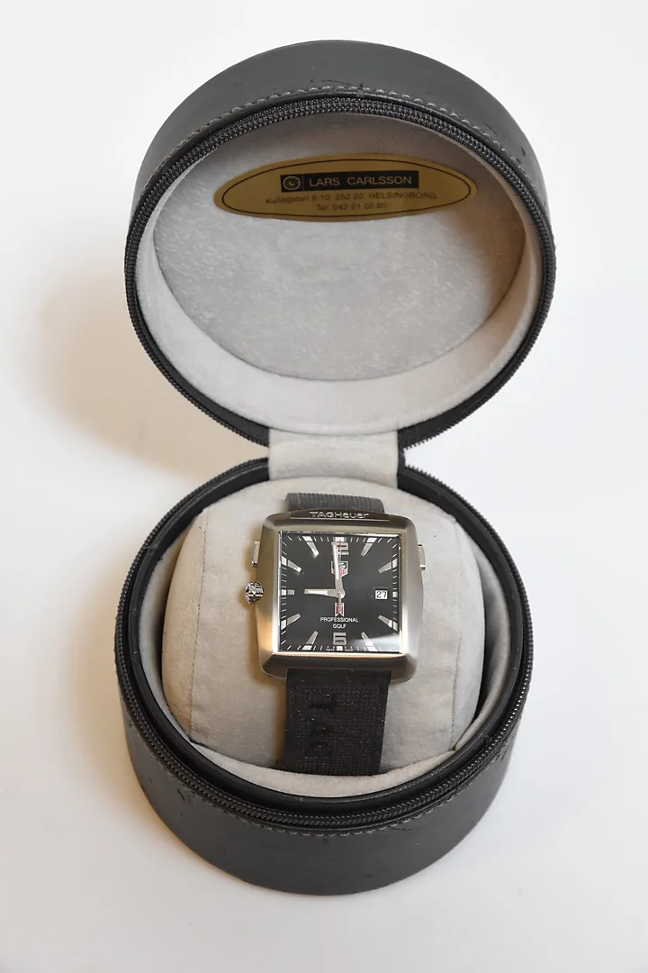 HERRARMBANSDSUR, TAG HEUER Tiger Woods limited edition nr 314/8000 professional Golf modell WAE 1110-0. — Wristwatches — Auktionsverket Engelholm