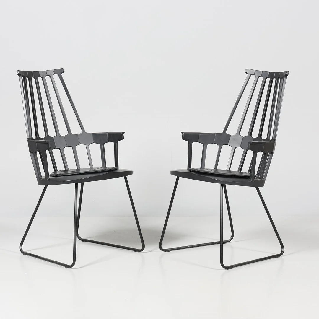 PATRICIA URQUIOLA. KARMSTOLAR, 1 par, "Comback", Kartell. — Armchairs & Chairs — Borås Auktionshall