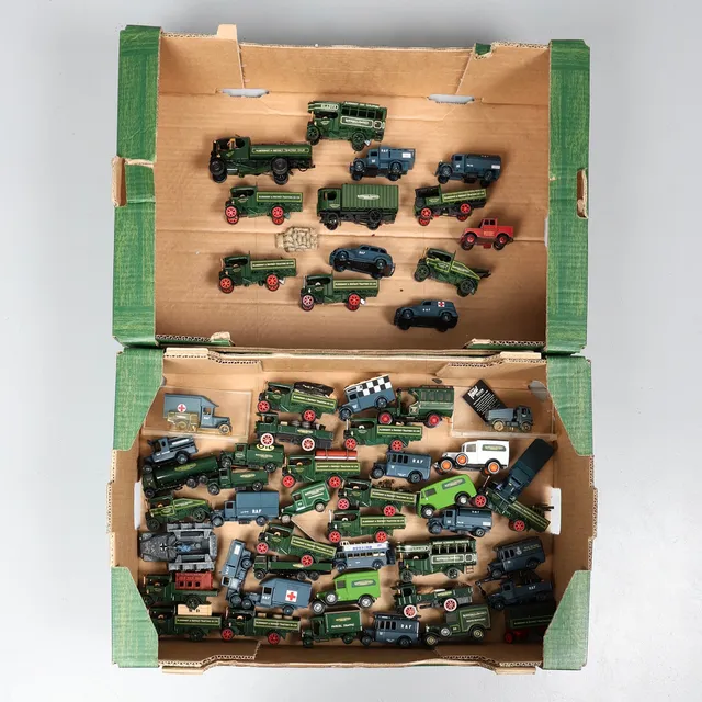 QUANTITY OF DIECAST AND OTHER STEAM WAGONS, COMMERCIAL AND MILITARY VEHICLES.