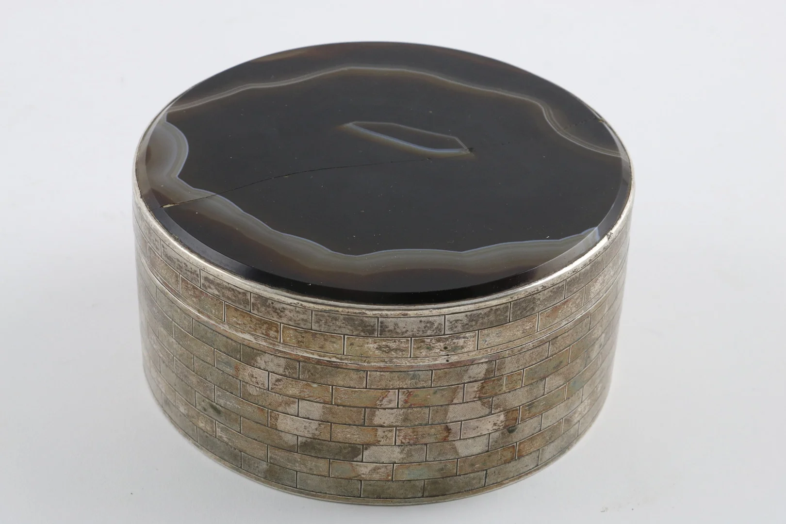 A LATE 19TH/EARLY 20TH CENTURY CHINESE BOX AND COVER. — Silver — Lawrences Auctioneers
